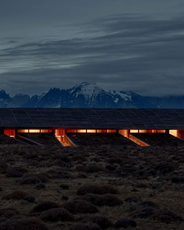 Hidden in plain sight at the edge of Torres del Paine National Park on the shores of Lake Sarmiento, Tierra Patagonia’s serpentine form sits comfortably on the earth. The hotel has been designed to invite the landscape in while providing a luxury refuge from the elements, allowing guests to immerse themselves in the wonders of Chilean Patagonia.

#TierraPatagonia #BaillieLodges 

📸: @jeffreyjkieffer